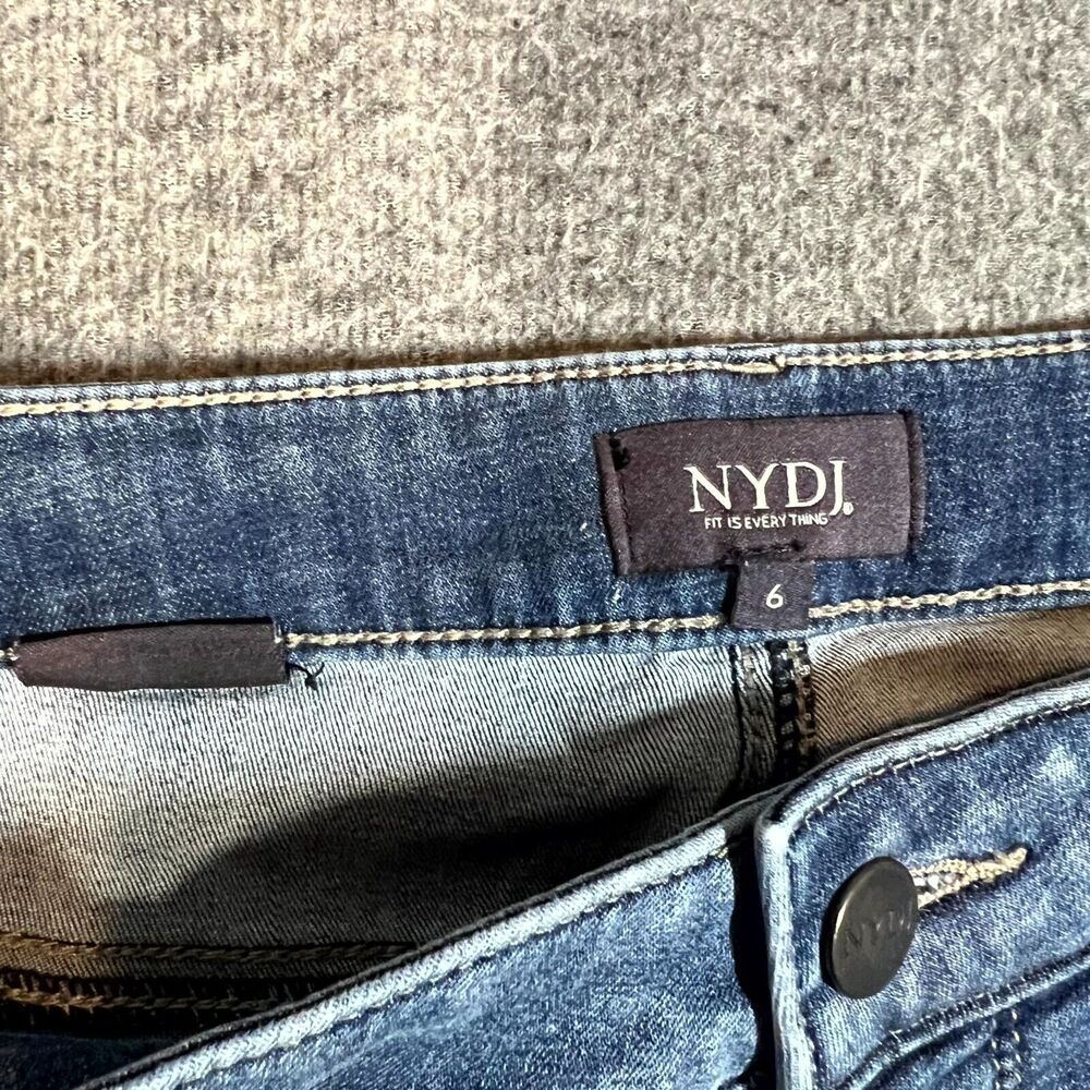 NYDJ Dayla Jeans Womens Size 6 Blue Denim Cuff Capri Lift Tuck Technology 32x26 - Picture 3 of 11